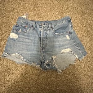501 Levi shorts